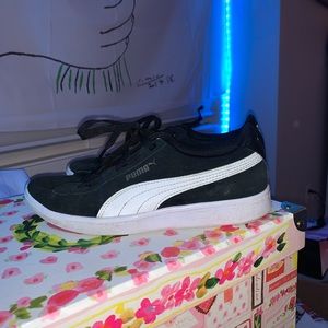 Black Puma Sneakers